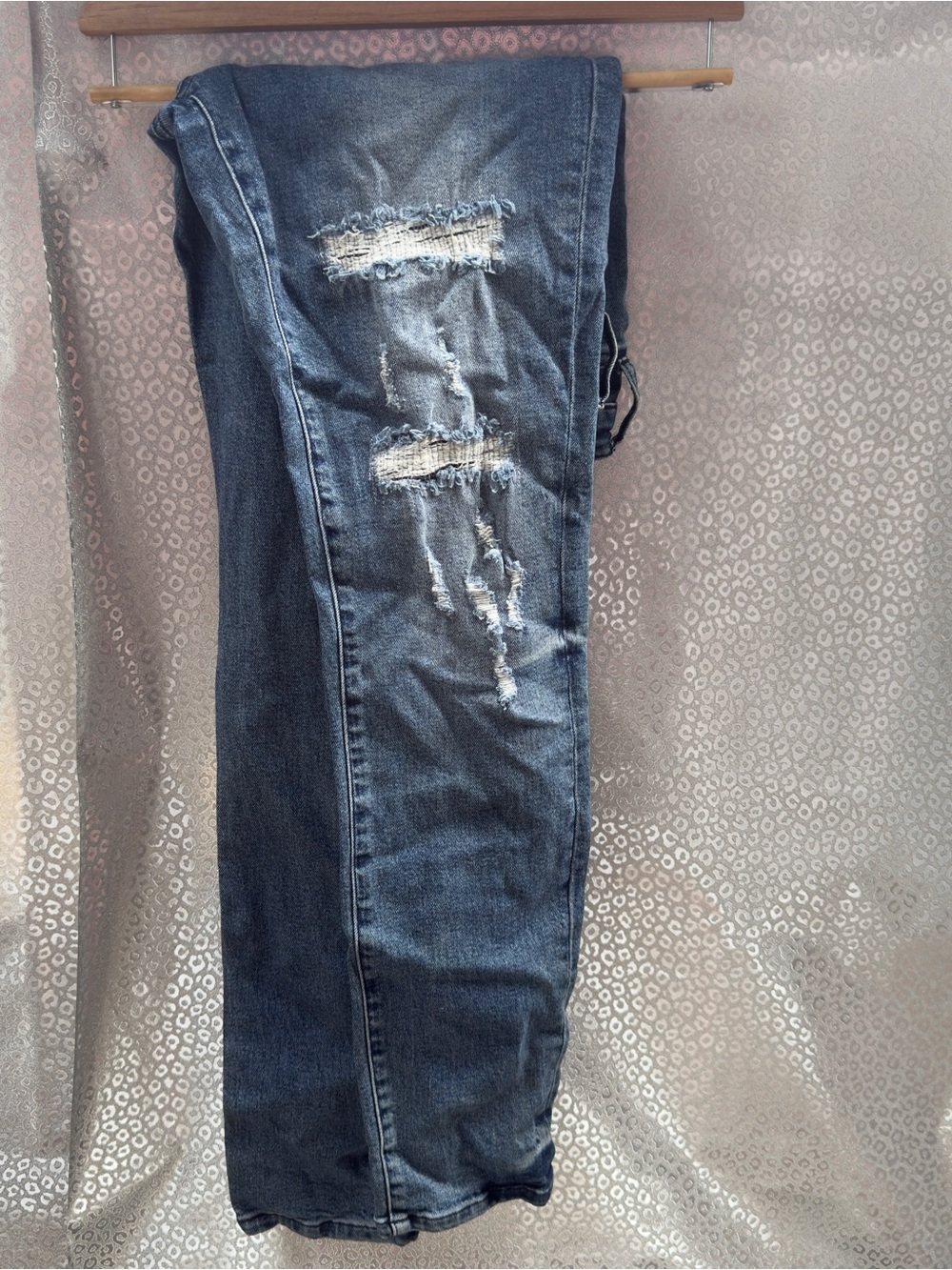 GBG Los Angeles Distressed Dark Blue Relaxed Jeans